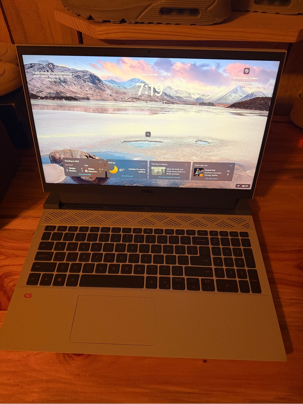 Dell G15 Gaming Laptop Silver-Gray 15.6" Laptop with Full-Size Keyboard